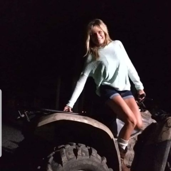 Meet your Posher, Missy - Picture 1 of 1